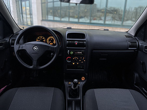 Opel Astra 1.7d (8 foto / 10)
