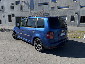 Volswagen Touran (3 foto / 10)