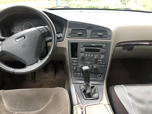 VOLVO S60 2.4 / Vahetus (8 foto / 13)