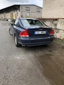 VOLVO S60 2.4 / Vahetus (7 foto / 13)