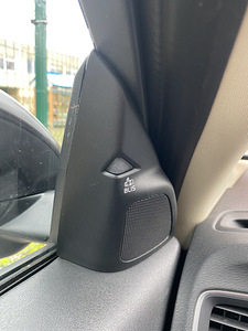 Volvo S60 City Safety 2.0 R5 D3 120kW (12 foto / 14)