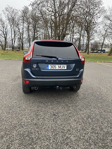 Volvo XC60 2.4 D5 120kw 2010 aasta (6 foto / 14)