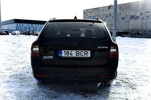 Skoda Octavia 1.2 77kW (4 foto / 10)