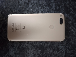 Xiaomi Mi A1 64GB (1 foto / 3)