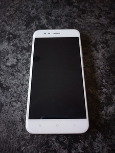 Xiaomi Mi A1 64GB (3 foto / 3)