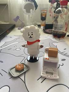 BTS ФИГУРКИ BT21 (2 фото из 3)