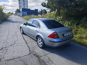 Ford Mondeo (3 фото из 8)