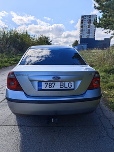 Ford Mondeo (6 фото из 8)