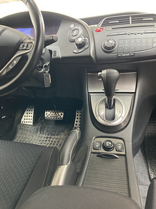 Honda Civic 2010 (7 foto / 14)