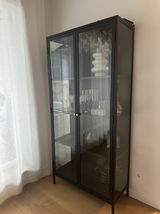 Vitriinkapp (1 foto / 2)
