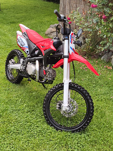 Продается Apollo RFZ140 140cc питбайк (1 фото из 5)