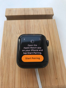 Apple Watch Series SE 40mm Space Grey Case / Midnight Band (8 foto / 10)
