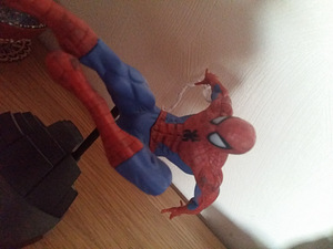 Spidermani kuju standil (3 foto / 3)