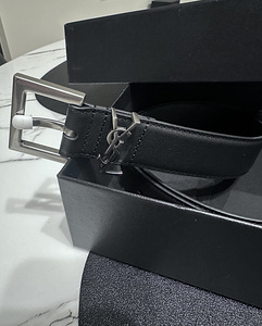 Saint Laurent (1 фото из 8)
