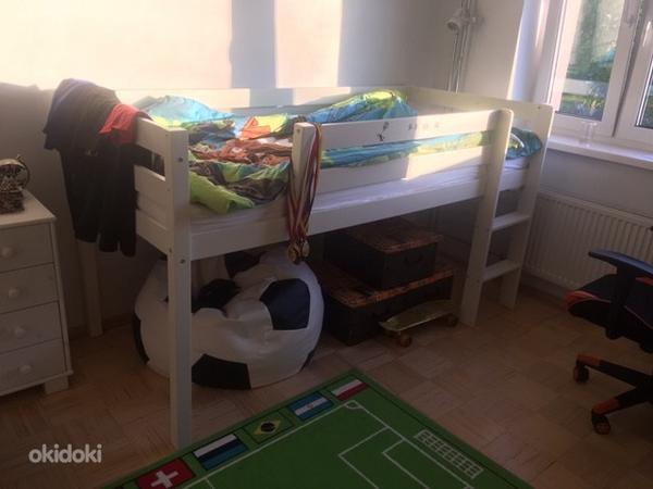 Детская кровать и шкаф (фото #2)