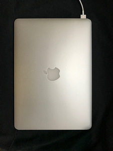 2015 Macbook pro 13inch + Apple magic mouse 2 (4 foto / 9)