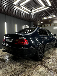 BMW 318 1.9 87kV (2 foto / 8)