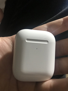 AirPods (5 foto / 5)
