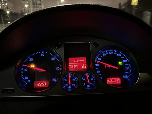 Volkswagen passat b6 2.0tdi 103kw 6k (9 foto / 11)