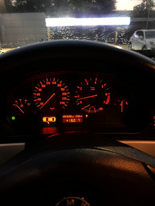 BMW 523i 2.5 125kW (7 foto / 7)
