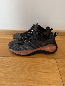 Женские кроссовки Reebok (2 фото из 6)
