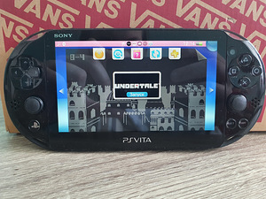 Müüa ps vita häkitud + sd kaart 8gb (2 foto / 4)