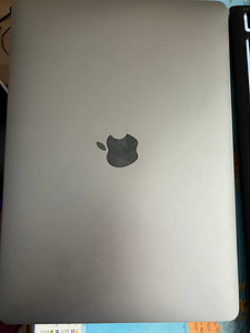 Macbook Air 13 2018 (2 foto / 7)