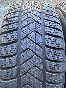 225/55R17 Pirelli Sottozero 3 (2 foto / 7)