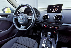 Прокат автомобилей (2 фото из 5)