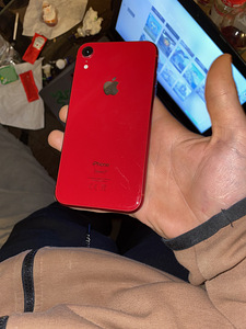 iPHONE XR Product RED 64GB (1 foto / 2)