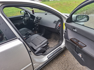 Volvo v50 (5 foto / 5)