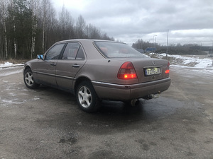 Мерседес с180 1.8 90кВт (5 фото из 12)