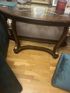 2 стола и консоль (3 фото из 4)