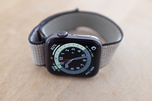 Apple Watch Series 4 Space Gray (44mm) (8 foto / 8)