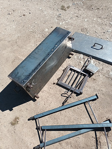 Eemaldatavate jalgadega grill (3 foto / 4)