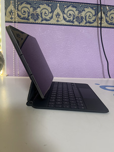 iPad Pro 11 128 GB WiFi .+ cellular Magic Keyboard (2 foto / 4)