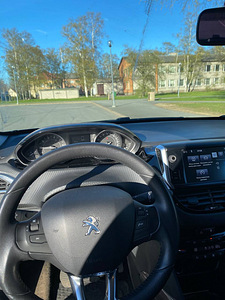 Peugeot 2008 , 2015a (8 foto / 10)