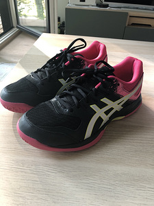 Naiste tossud Asics, suurus 41.5 (1 foto / 5)