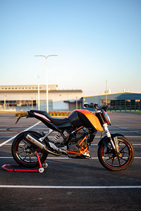 KTM DUKE 125 (6 фото из 10)