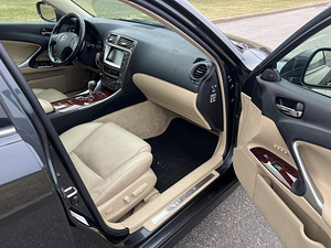 Lexus IS250 2.5 V6 153kw (6 foto / 11)