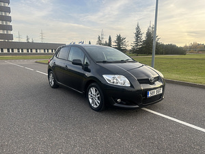 Toyota Auris 2009a. 1,6I. 91kw (1 foto / 13)