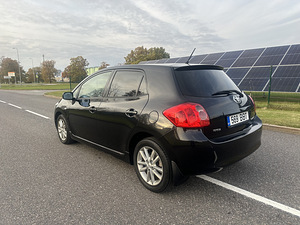 Toyota Auris 2009a. 1,6I. 91kw (5 foto / 13)