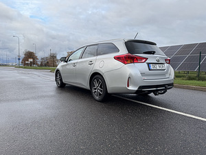 Toyota Auris 2014 (3 foto / 15)