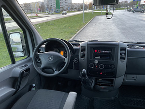 Mercedes Sprinter (5 фото из 10)