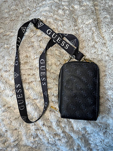 Сумка Guess (2 фото из 3)