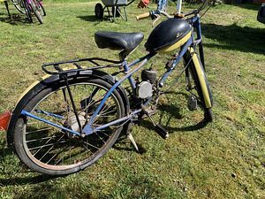 Võrr , sääreväristaja , mopeed (2 foto / 4)