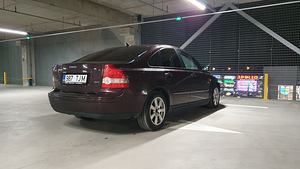 Продам Volvo S40 2.0 2005 (4 фото из 10)