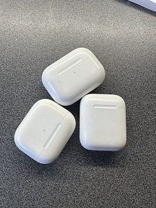Apple AirPods (1 фото из 3)
