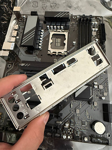 GIGABYTE B760 DS3H LGA 1700 DDR5 материнская плата (8 фото из 8)