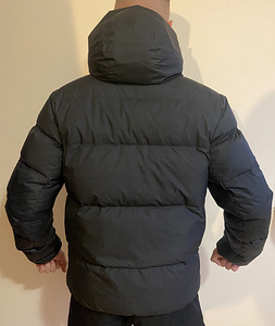 Зимняя куртка NIKE (3 фото из 3)